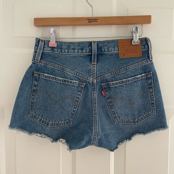 Levi’s 501 High Rise Women’s Short Oxnard Athens - Medium Wash Size 25 - Picture 7 of 15